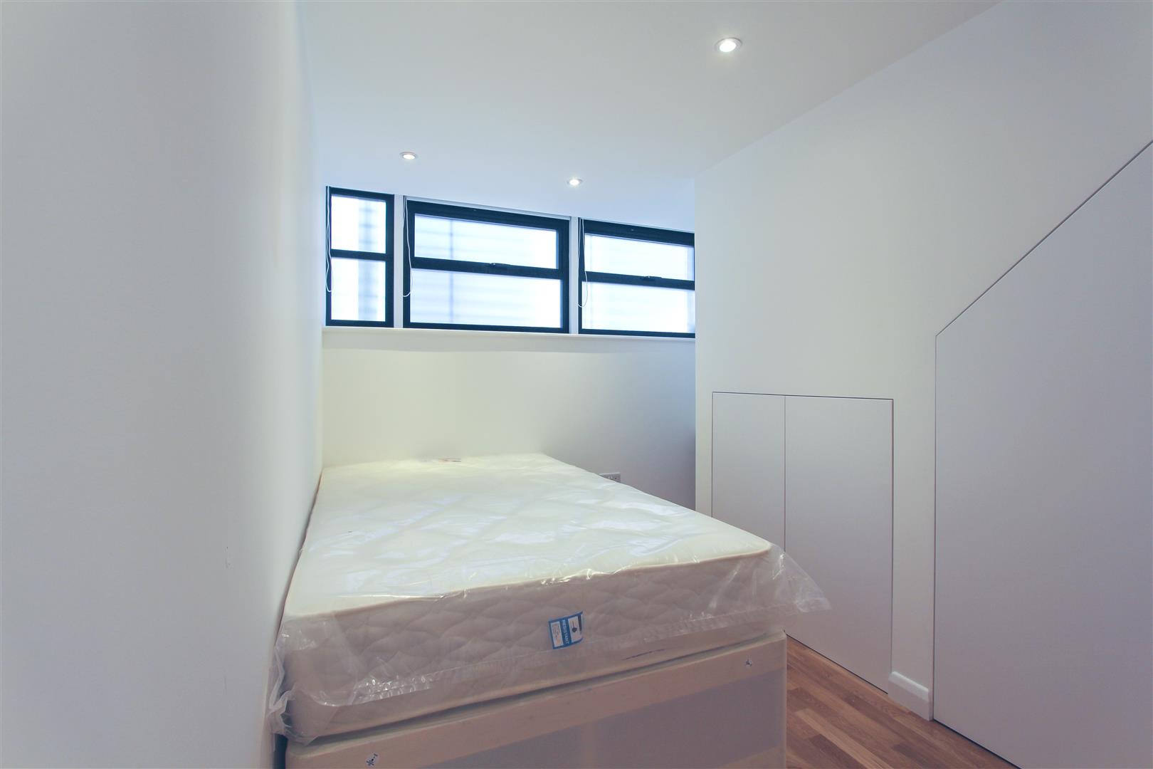 Image 10 of 10